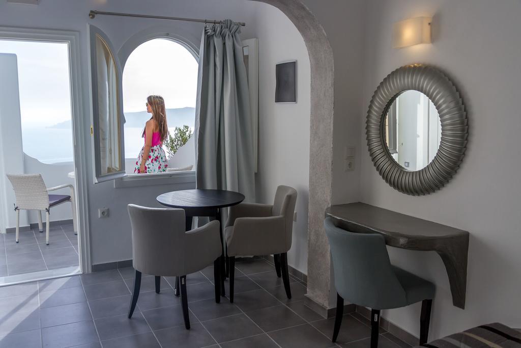 Remvi Suites Фиростефани Стая снимка